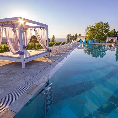 Hilltop Borbirtok & Etterem Ξενοδοχείο Neszmély