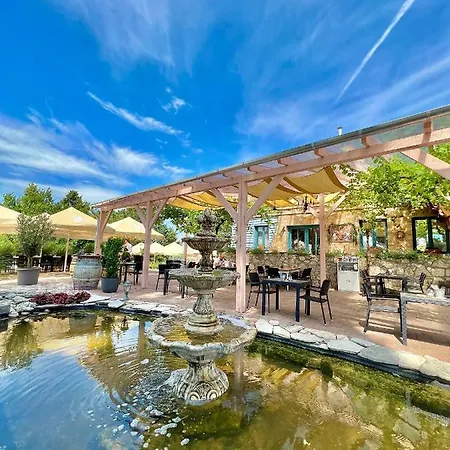 Hilltop Borbirtok & Etterem