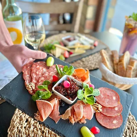 Ξενοδοχείο Hilltop Borbirtok & Etterem